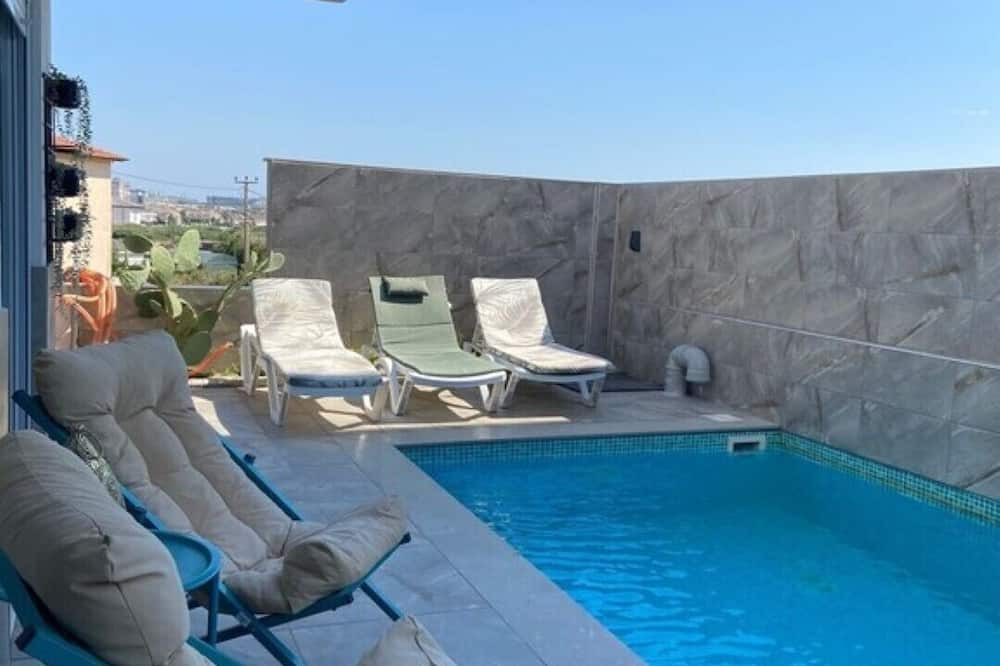 Lara Apartment | Villa with pool and sauna in Antalya city - close to Lara sandy beaches