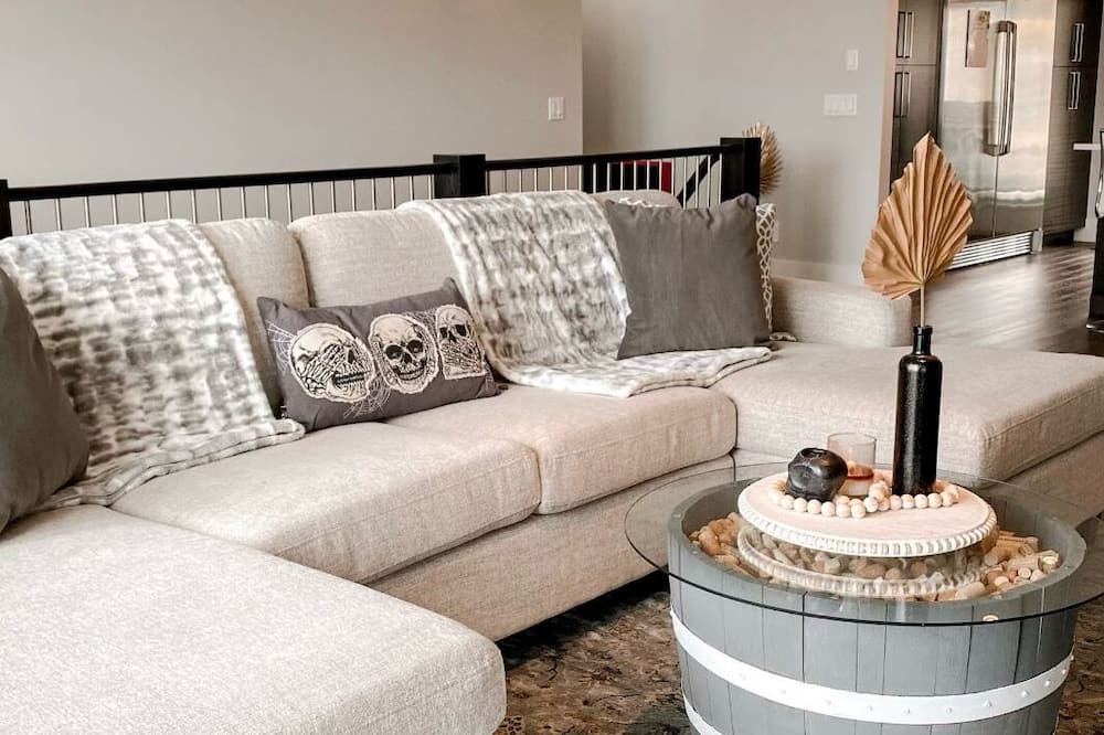Southwest Mission House | This house is a 3 bedroom(s), 3 bathrooms, located in Kelowna, .