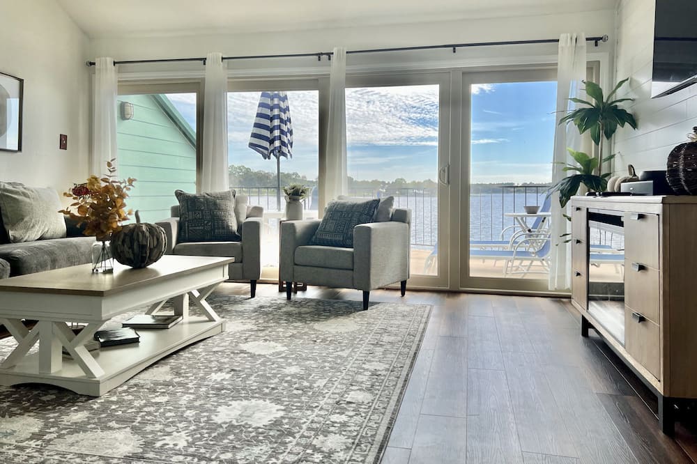 Seven Coves Condo | Cozy 2 story lake retreat w/ lake views 2/2. Relax, unwind or cast your line.