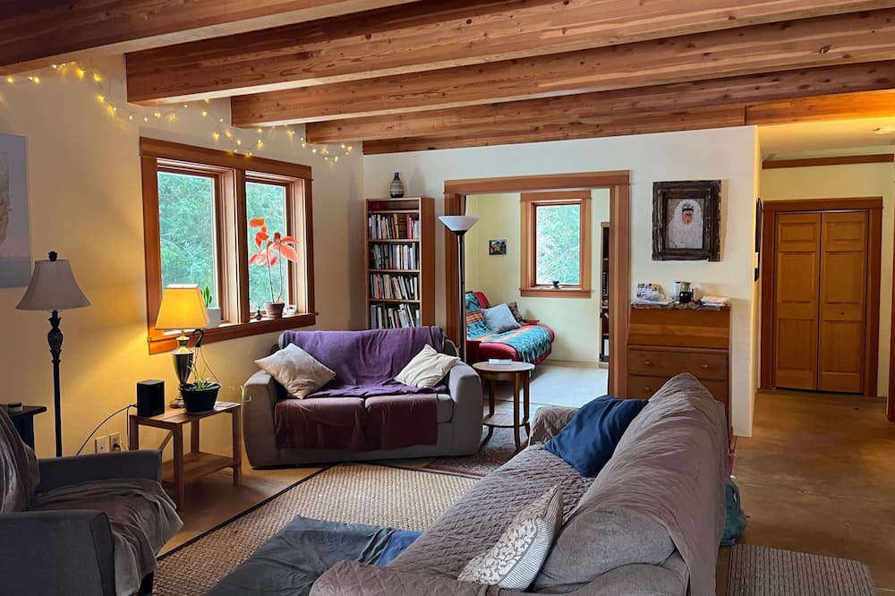 Port Townsend House | 3 BR Treehouse near Fort Worden