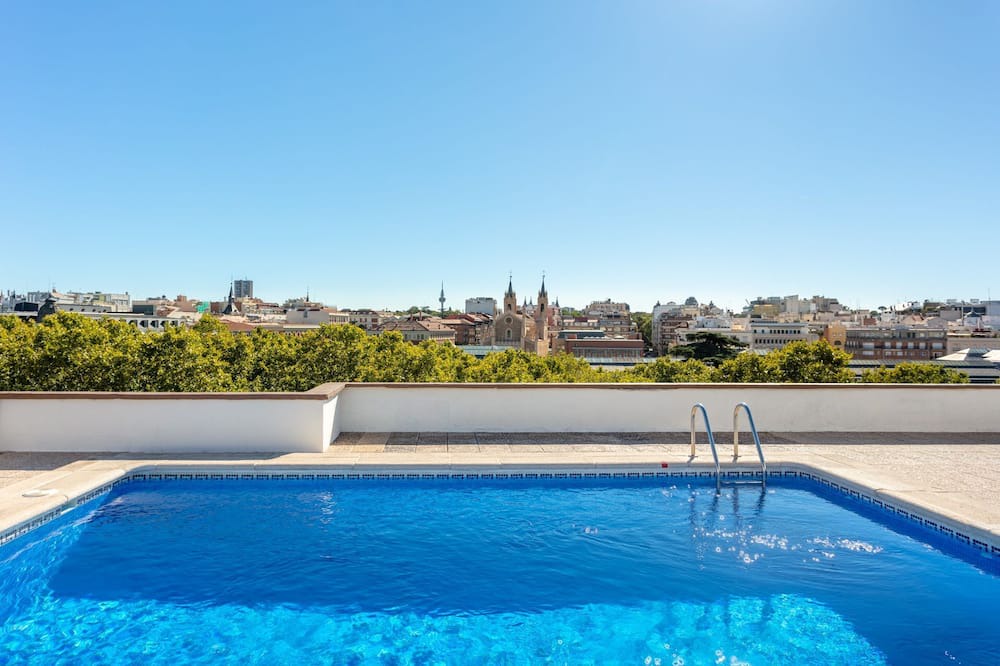 Golden Triangle of Art Apartment | Paseo del Prado III Museum area for two