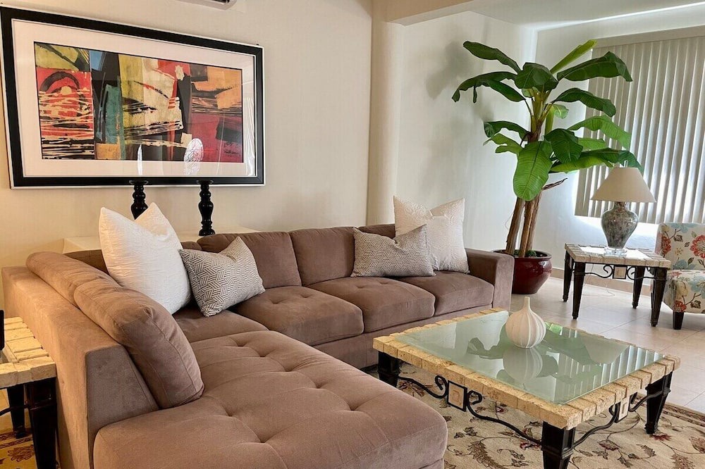 Tamuning House | Spacious 4BD/2.5BA Retreat Near Hospital & Tumon