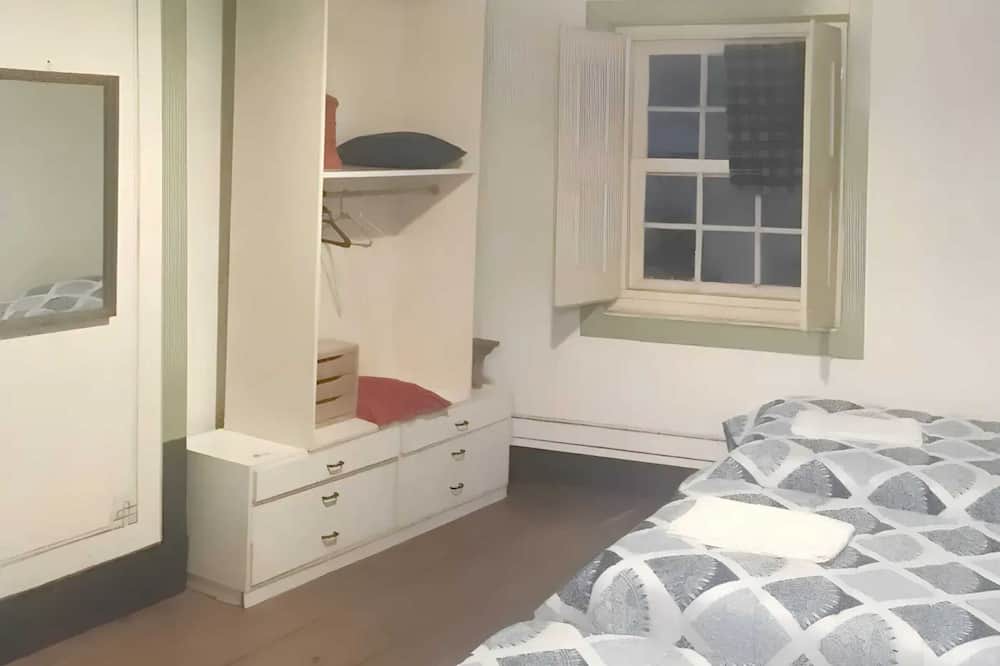 Coimbra City Centre House | Homerez - Big house for 18 ppl. at Coimbra