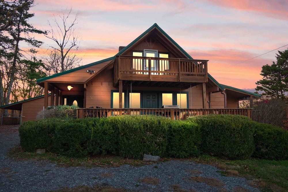 Cadiz Cottage | Seasonal lake view, hot tub . Ample amenities for your stay at the lake.