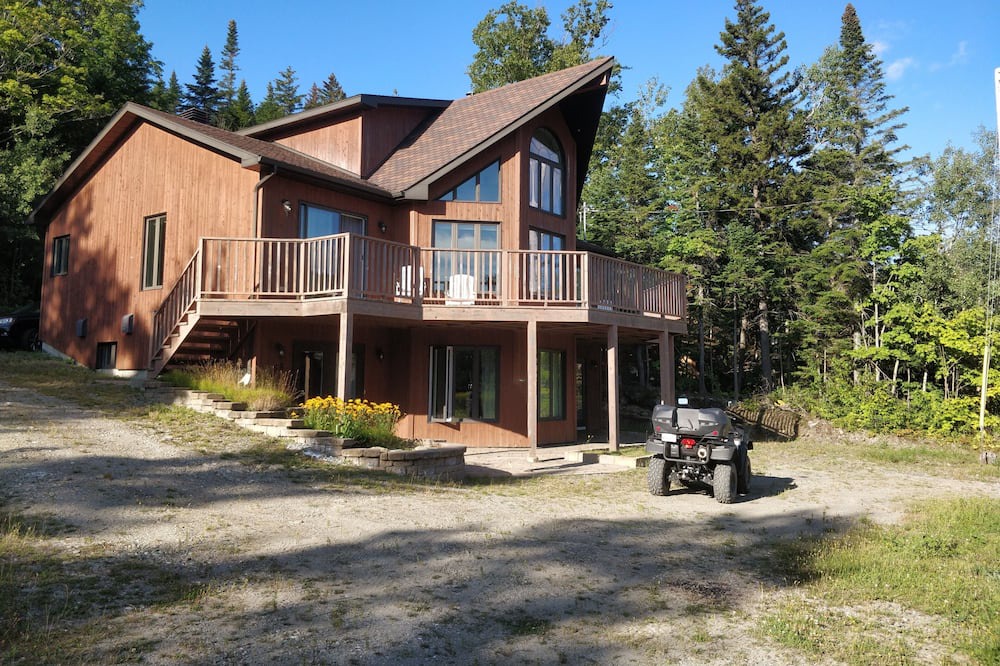 Notre-Dame-Auxiliatrice-de-Buckland Ski Chalet | Chalet Le Morissette au Massif du Sud