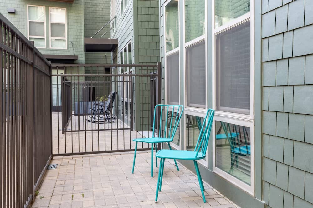 Northeast Dallas Villa | Kasa | Family Friendly Space Minutes to Echo Theatre & Nightlife | Dallas