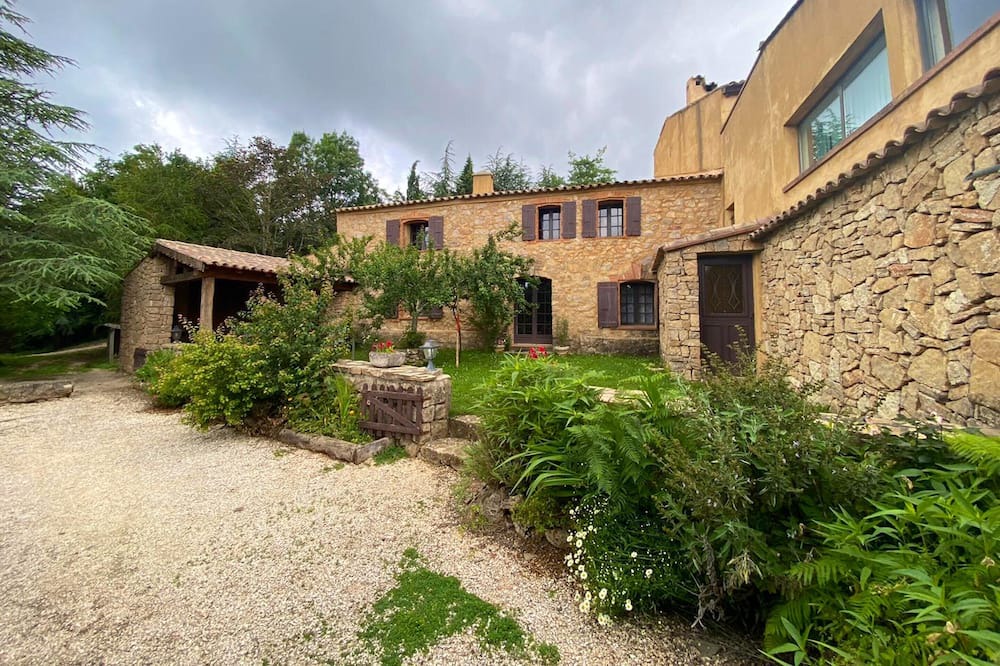 Camps-sur-l'Agly House | Homerez - Amazing house for 10 ppl. with terrace at Camps-sur-l'Agly