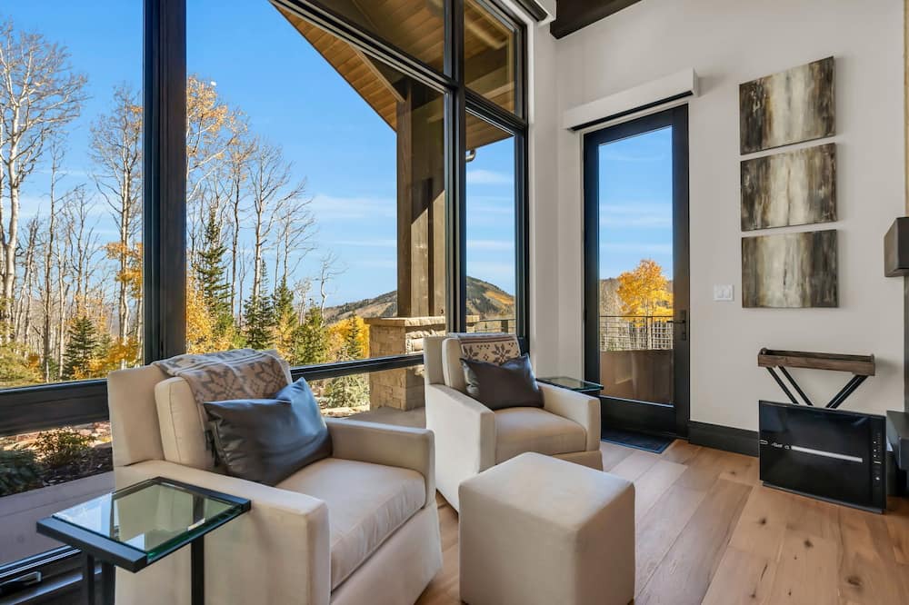 Park City House | Private Heated Pool, Ski in Ski out, Hot Tub