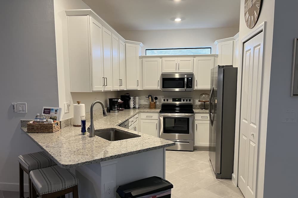 Gateway Villa | Villa in Timber Creek, Resort style, Ground level 2 BED, 2 FULL Bath+ DEN/OFFICE