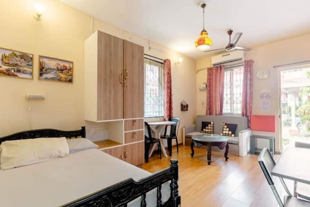 Benaulim Apartment | Ground Floor Studio | W/Pool | 15 Min Walk To Beach