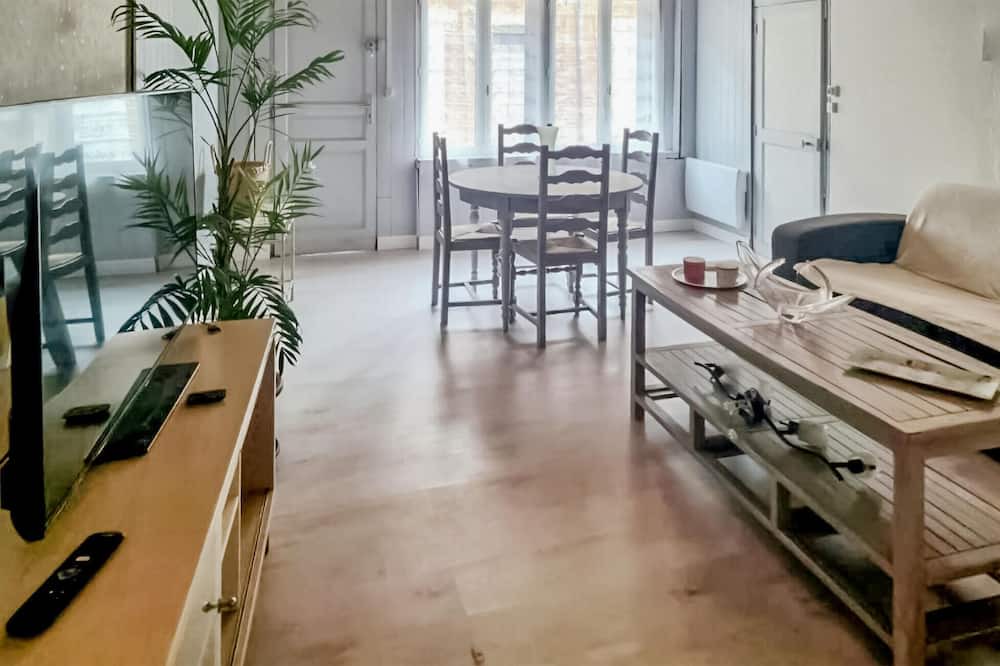 Salbris House | Spend a wonderful time in this charming vacation home in a good location for many activities.