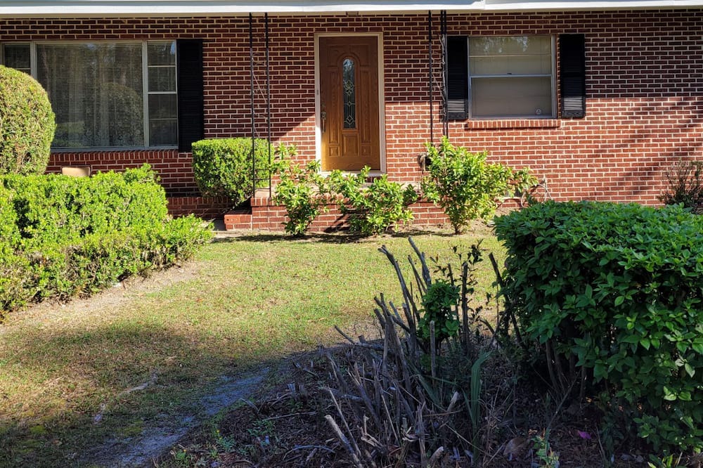 Crawfordville House | Tranquility and Convenience
