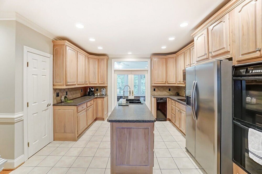 Wessex Square House | Uptown Luxe w/ King Suite & Hot Tub | Sleeps 20+