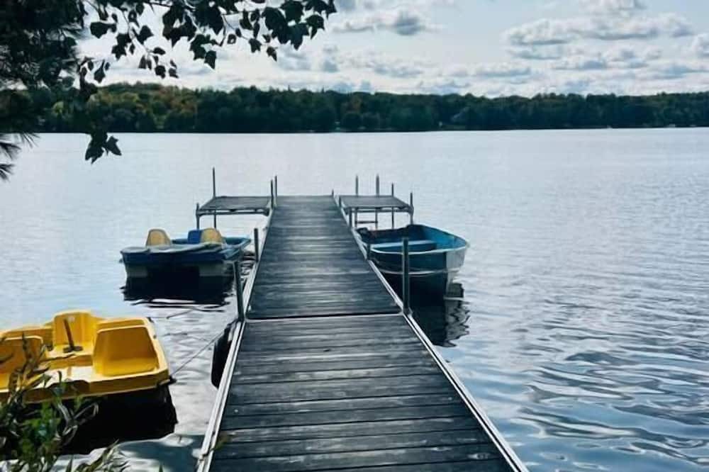 Saint-Claude House | Rowing, Waterfront, Spa