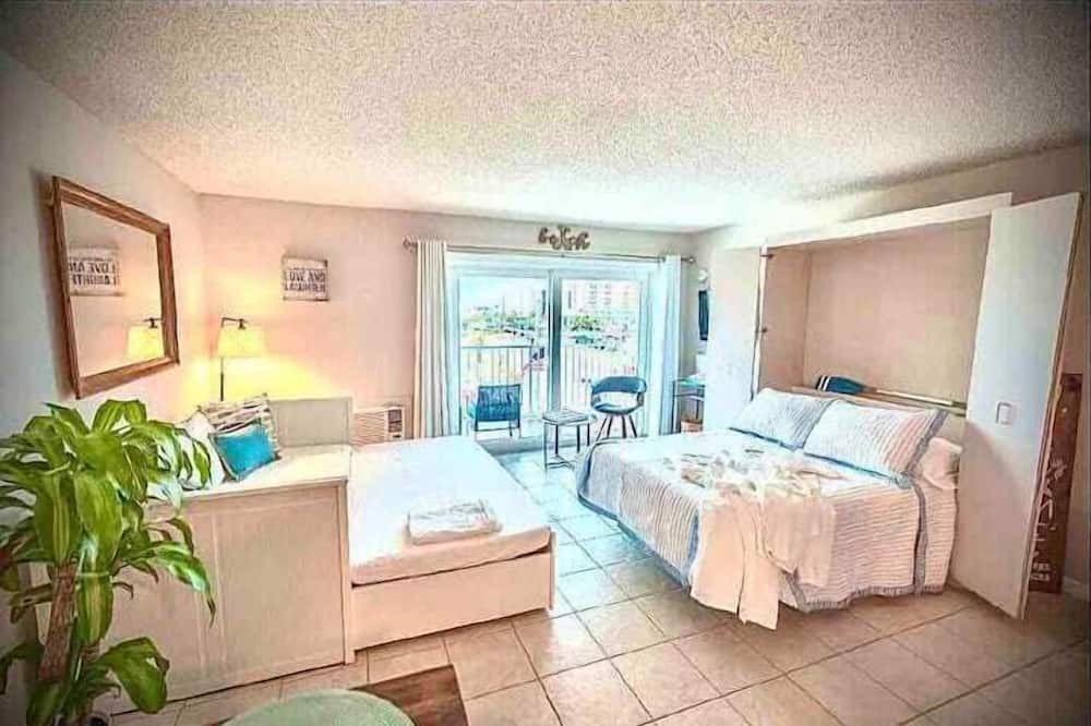 Point East Apartment | 2 Bedroom 712136 by Houzlet