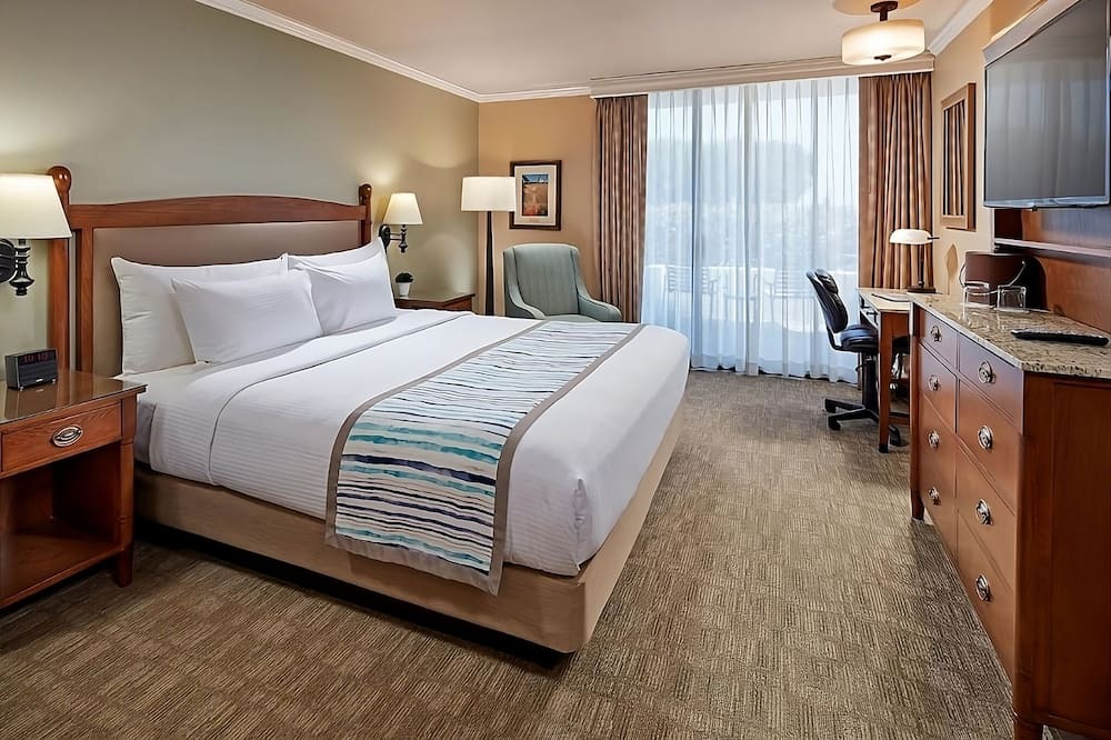 Coronado House | Always a Great Idea To Unwind! Beach Access, Heated Pool, Private Parking!