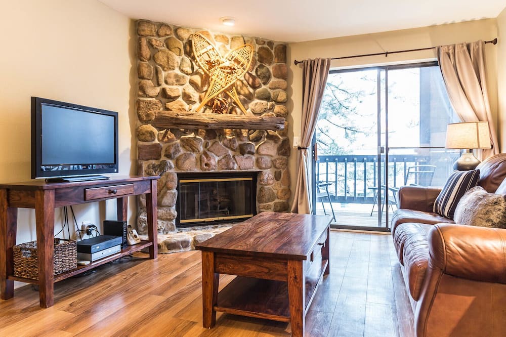 Glenwood Grove - North Iris Condo | All-Inclusive luxury condo close to downtown Boulder Colorado