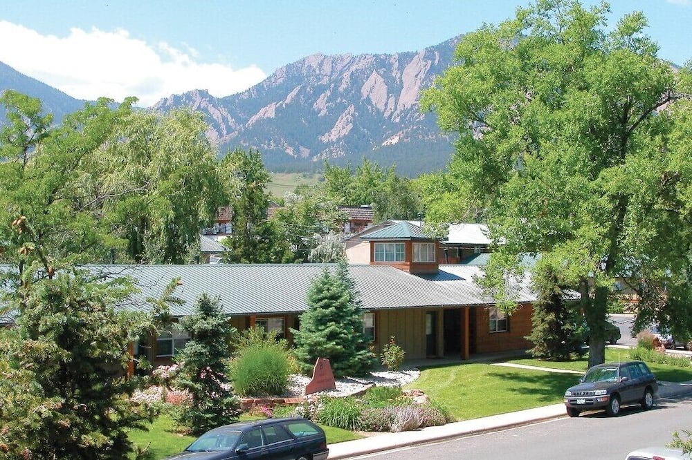 Boulder Apartment | Furnished All Inclusive 1 Bedroom Condo Two Blocks East of CU