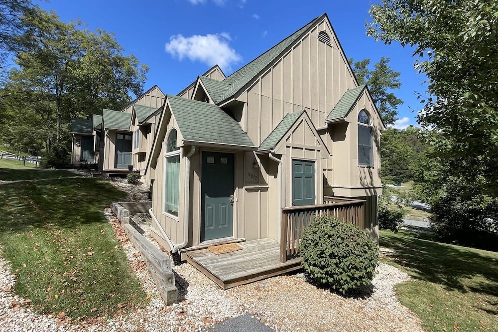 Mercersburg House | 14022 Maple Way - Townhome at Blairs Ridge