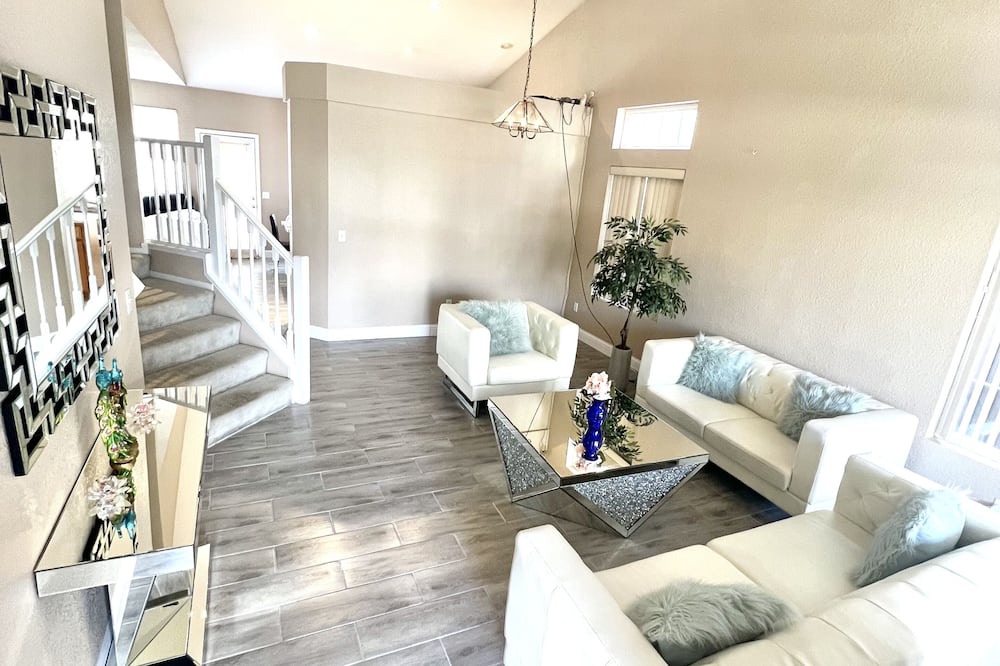 Tracy House | Beautiful 2-storey Home centrally located in Tracy