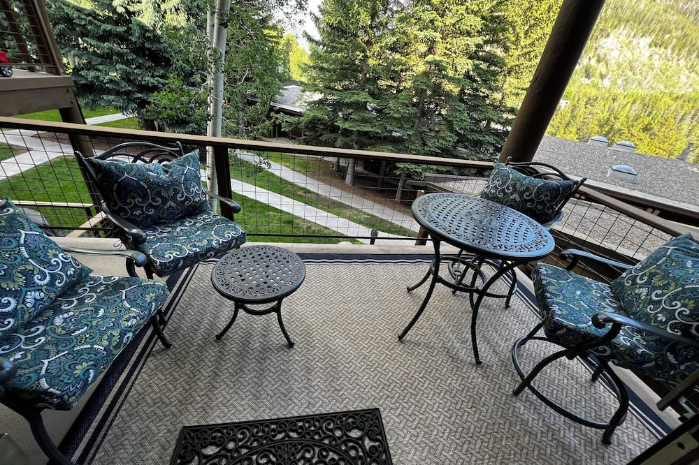 Keystone Condo | Keystone condo/pool/hot tub/patio/Mountain View/King bed/ski storage