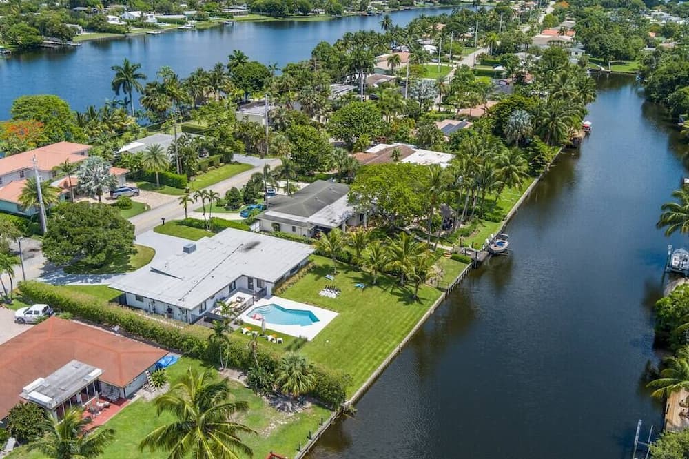 Lake Clarke Shores House | The Bird House - Lake Front in West Palm Beach!