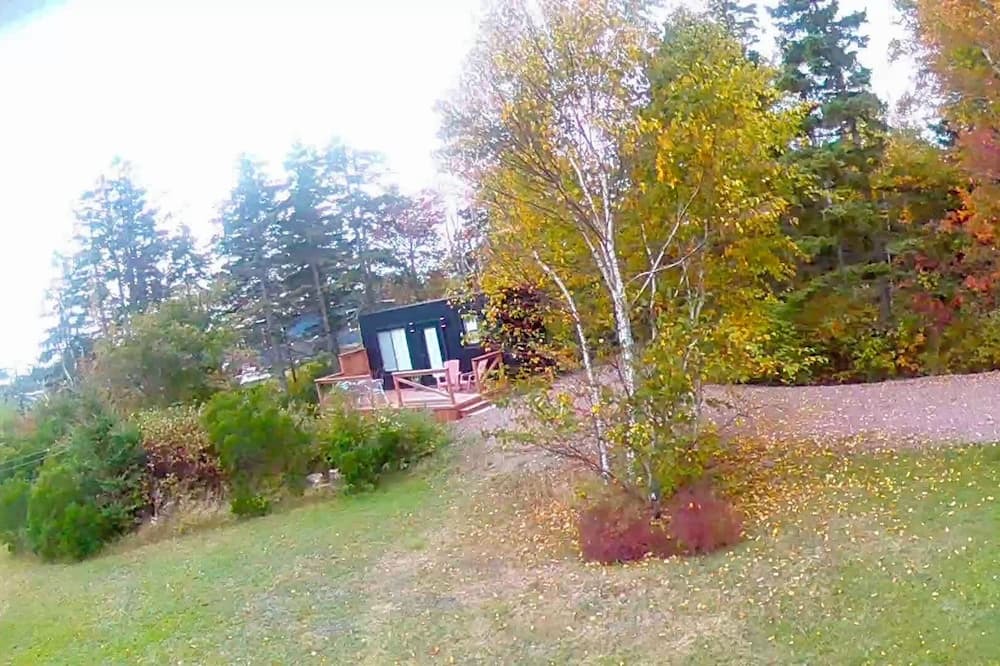 Shemogue Cabin | Oceanfront Shipping Container Studio Retreat | Nature Escape