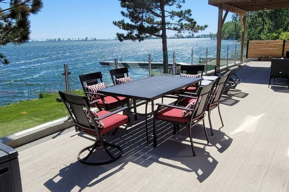 Wellington House | SkySuite on West Lake