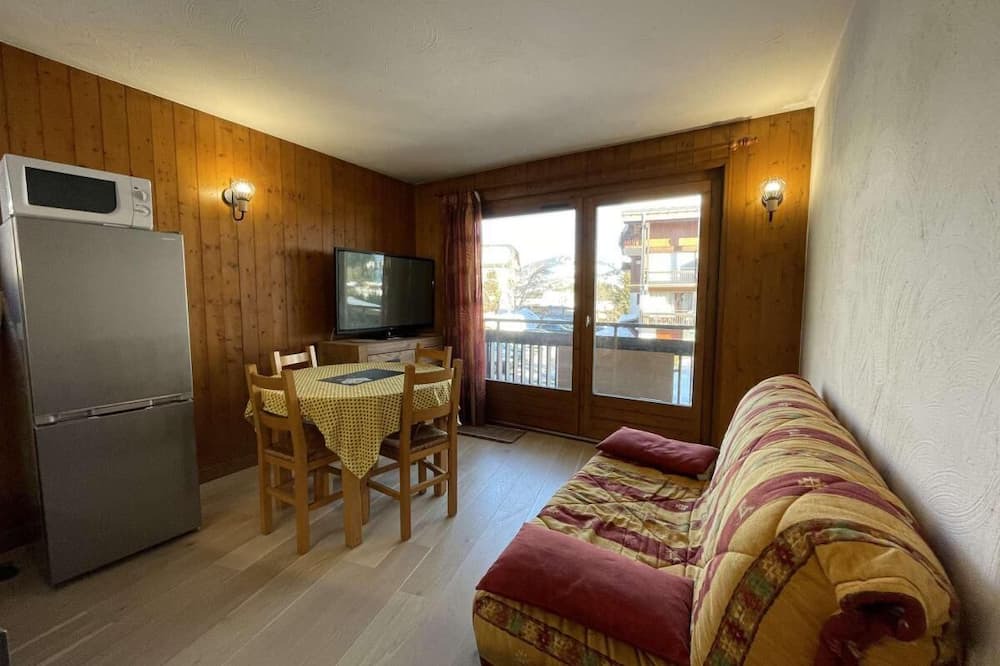 Praz-sur-Arly Apartment | 300m from resort center, 1st floor, view mountain, balcony, parking, tv, ski locker, 29m²