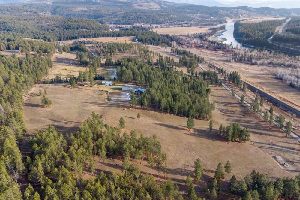 East Kootenay Cabin | Cozy, private, ranch cabin in the beautiful East Kootenay's