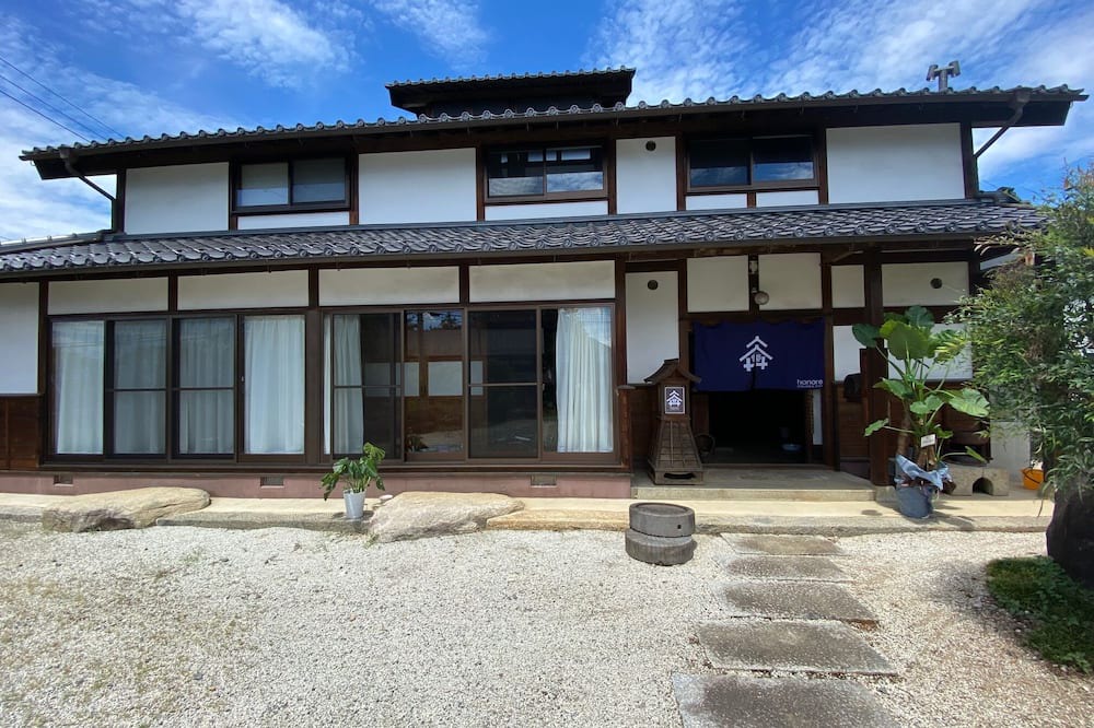 Yamanashi House | Complete with home sauna, all-you-can-eat