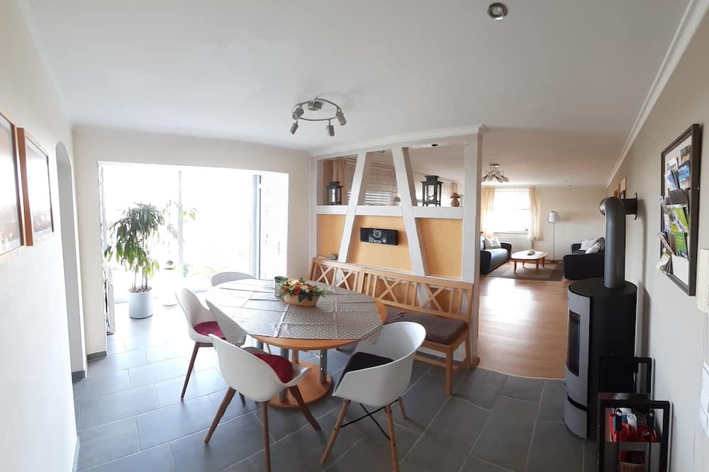 Hayingen Apartment | Apartment 'Städtle-Blick' with Shared Garden, Balcony and Wi-Fi