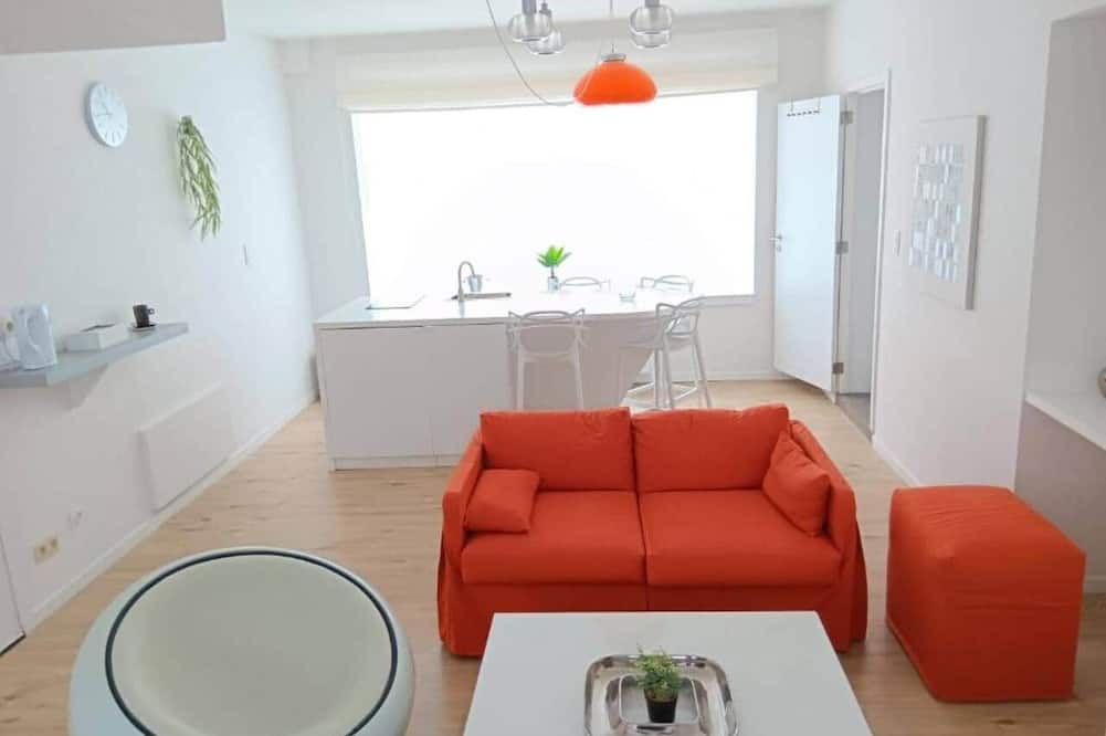Jumet Apartment | The Luxury White Suite