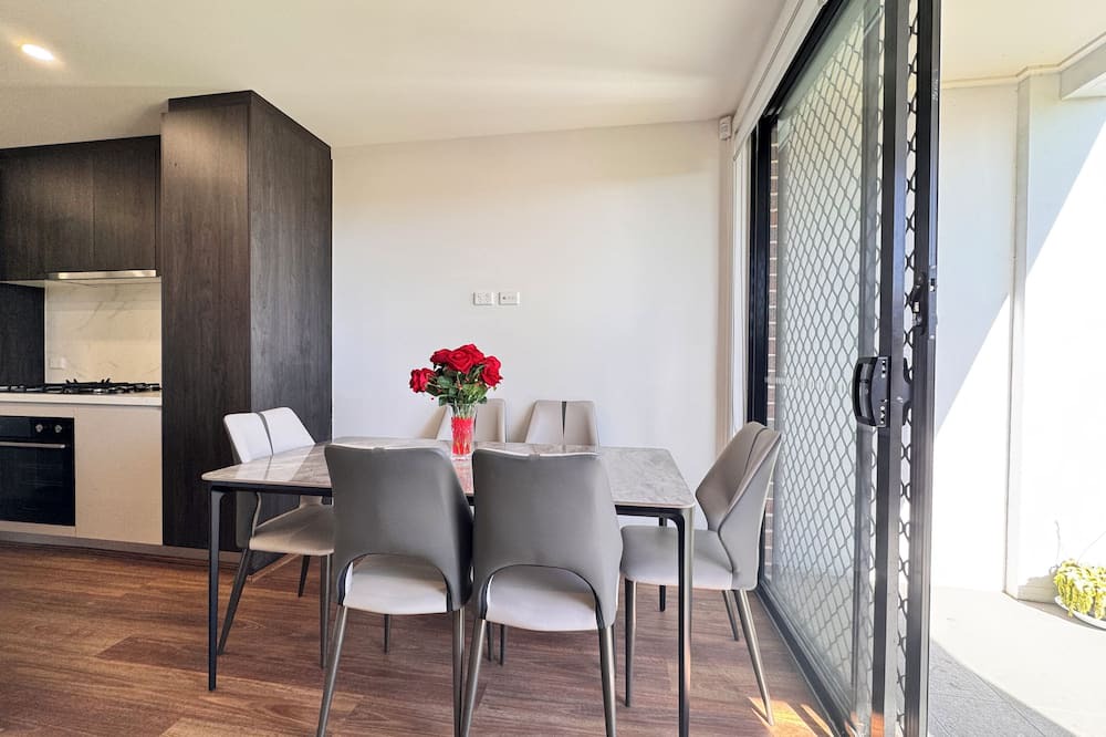 Marsden Park House | Blue Haven Retreat - Marsden Park Townhouse