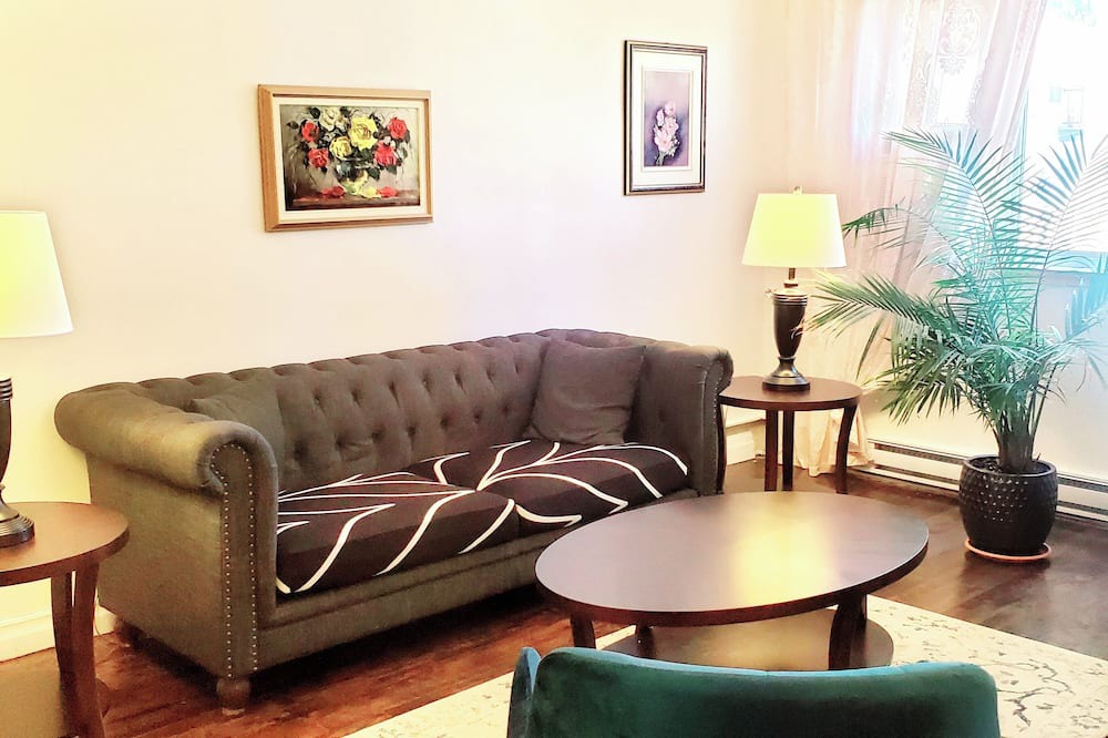 LaSalle Apartment | 3 Bedroom Apartment in Montreal