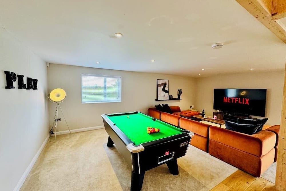 Hawkesbury Villa | The Kennels - LUXE Collection by Maison Pro