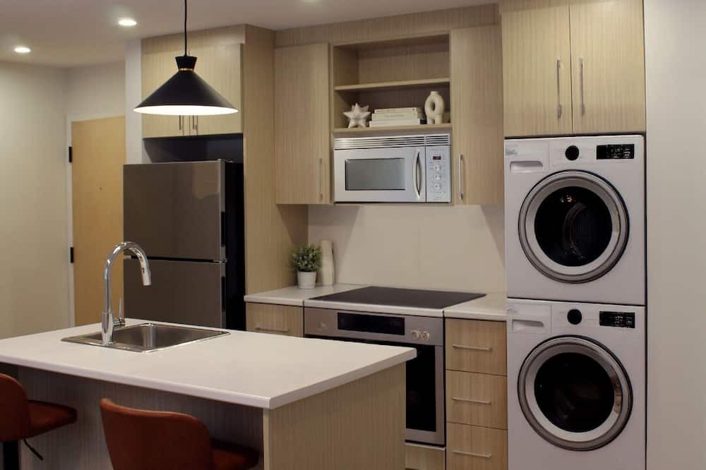 Saint John Apartment | Modern 1–BR Apartment near St. Joseph’s Hospital, Walk to Uptown, AC & Parking