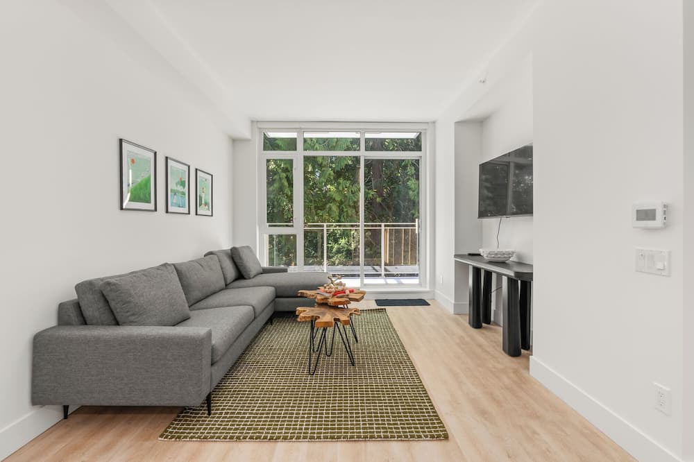 Lynn Valley Apartment | Forest Retreat - Fully Furnished 1 bedroom in Lynn Valley