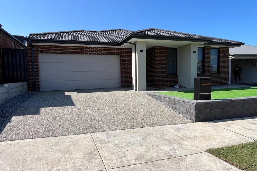 Kalkallo House | Perfect Family Home w Garage Near Parks & Donnybrook