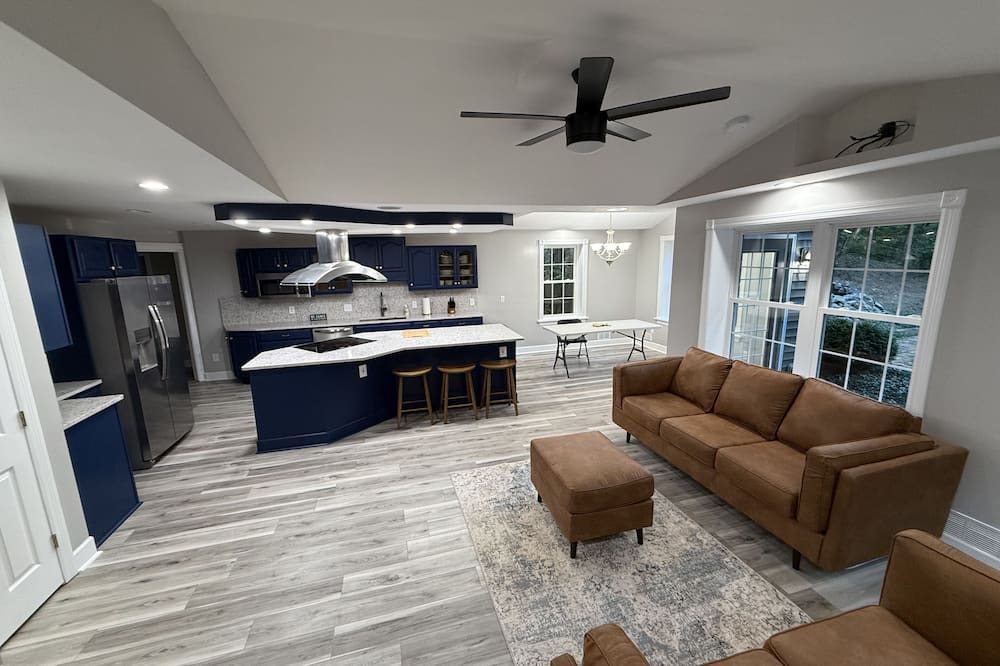 Perinton House | Peaceful, Private, Prime Location