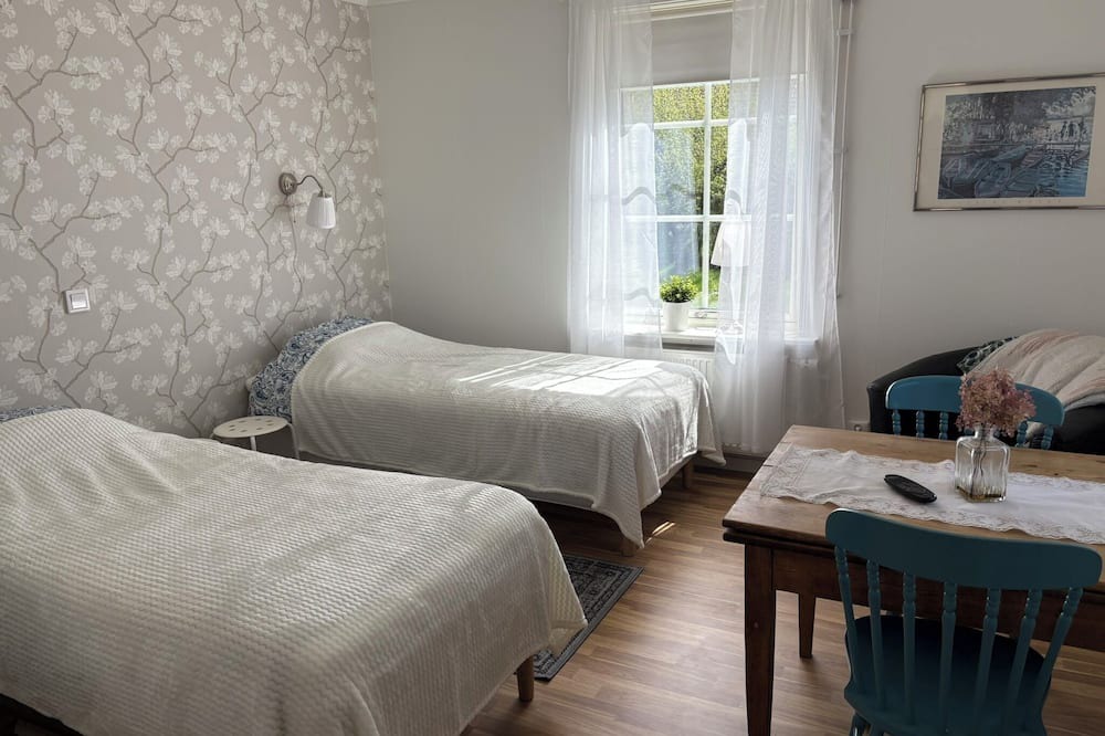 Kumla Apartment | Delightful 1-bedroom apartment in Skyberga