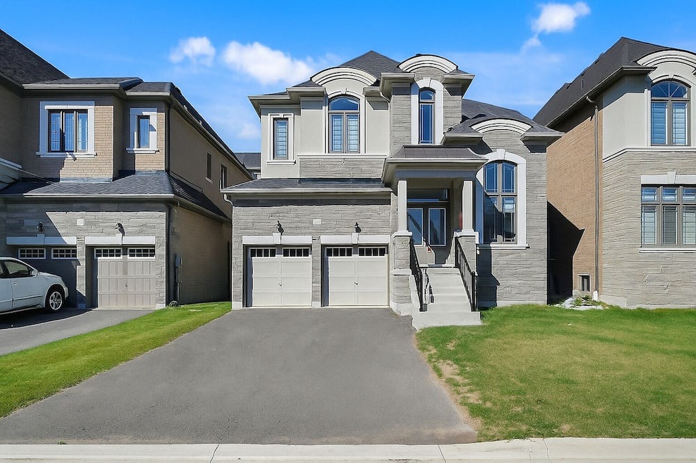 Caledon House | Relaxing 5BR & 4.5WR Detached Home | Sleeps 13