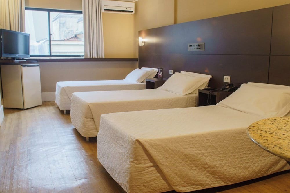 Republica Hotel | Vibrant São Paulo Getaway – Spacious Triplo Twin w/WiFi, 24h Reception + Gym