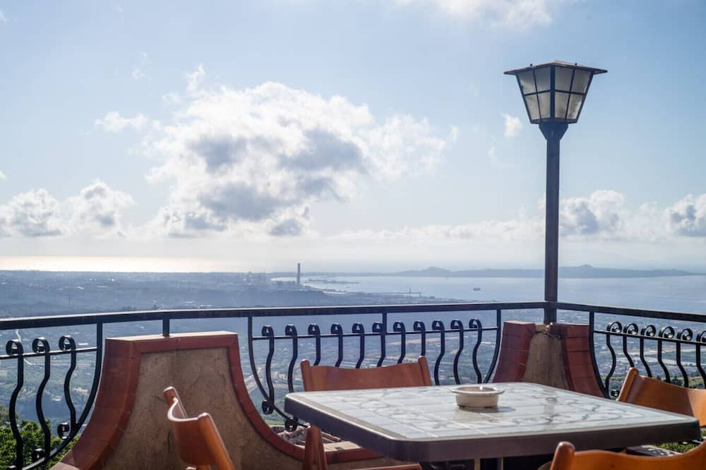 Roccavaldina Apartment | The Templar's Refuge - Paggio Apartment