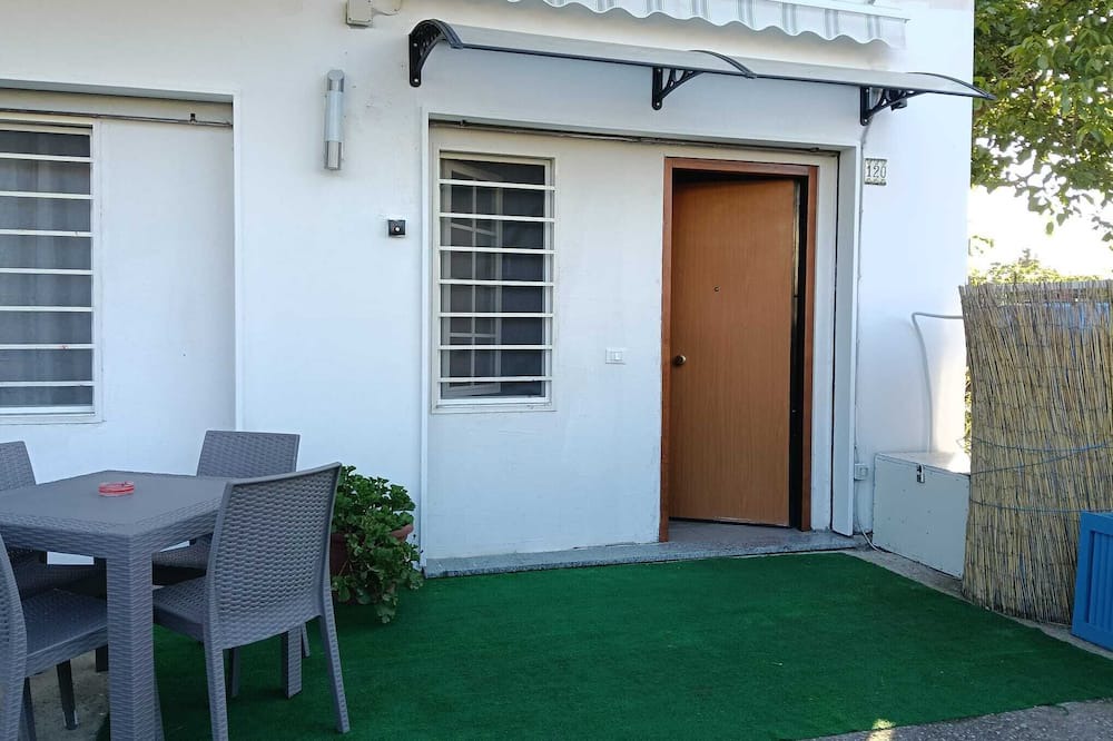 Marina Schiavonia Apartment | LE CASETTE DEL GECO - DIVINA structure suitable for families - travelers