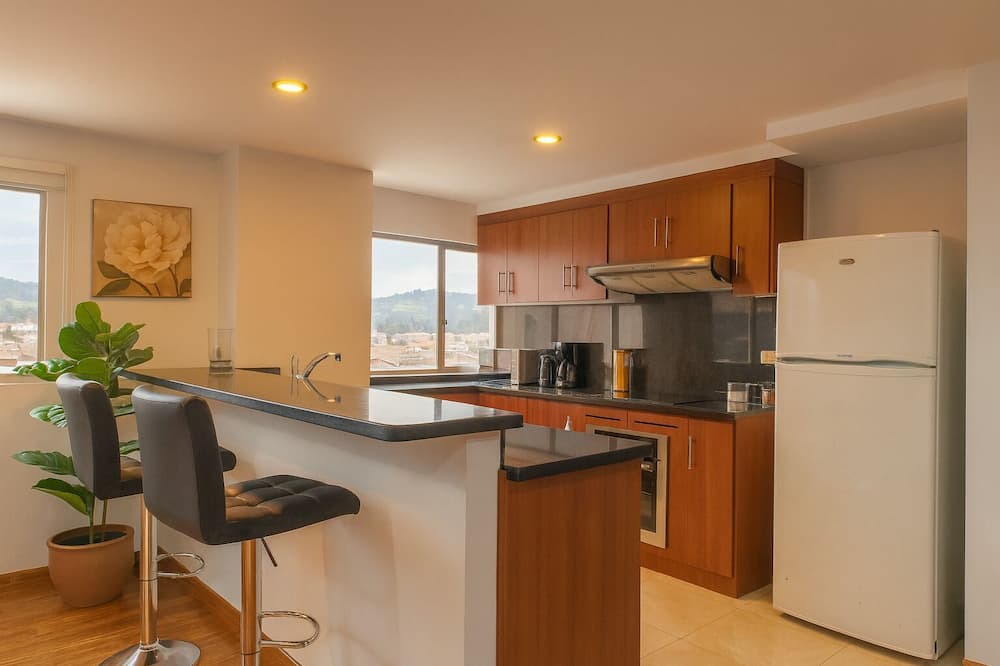 Cuenca Apartment | Gran Esmeralda : Space, View & Style +2 Garage