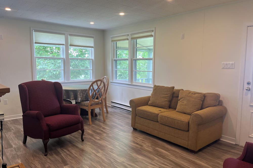 Masons Point Cottage | Soothing cottage with AC in Head Of Saint Margarets Bay. Ocean view