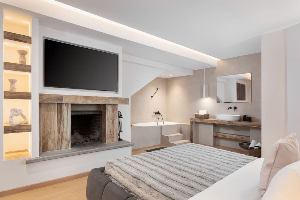 Arachova Hotel | Honeymoon Suite by Mons Arachova