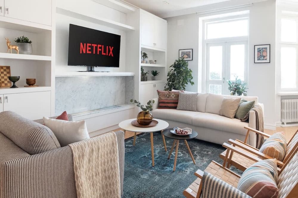 Punavuori Apartment | Luxury Penthouse | Sauna | Balcony | AirCon