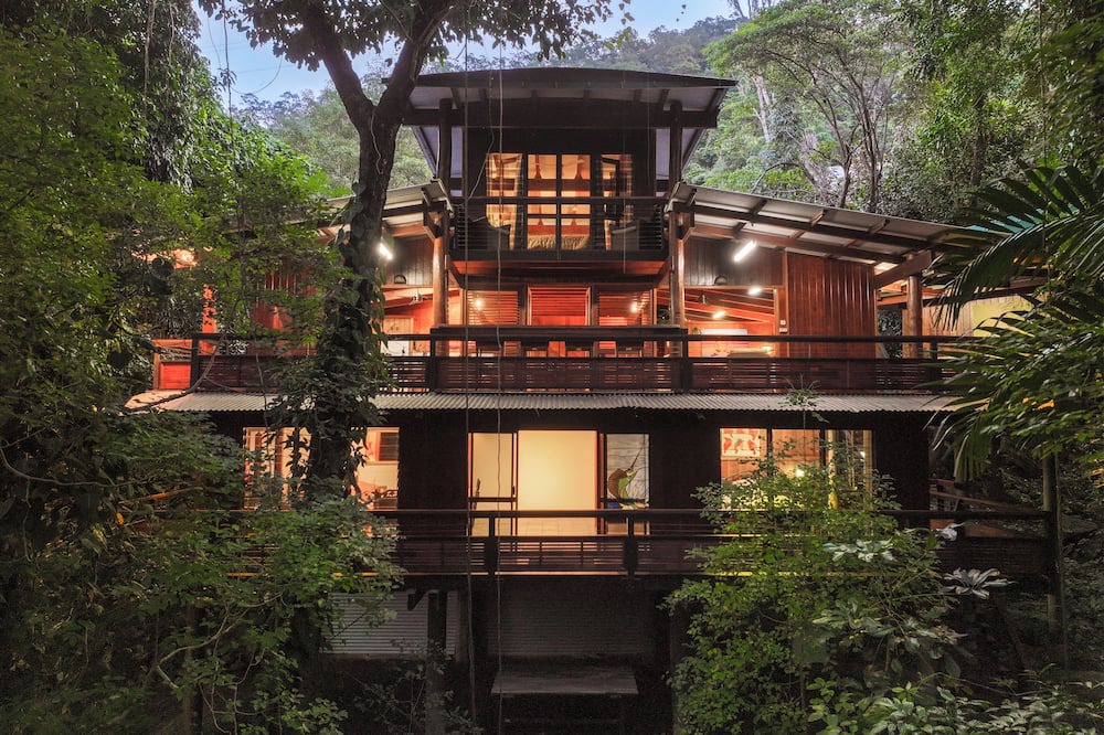 Cairns House | Kalamunda - A Home in the Forest!